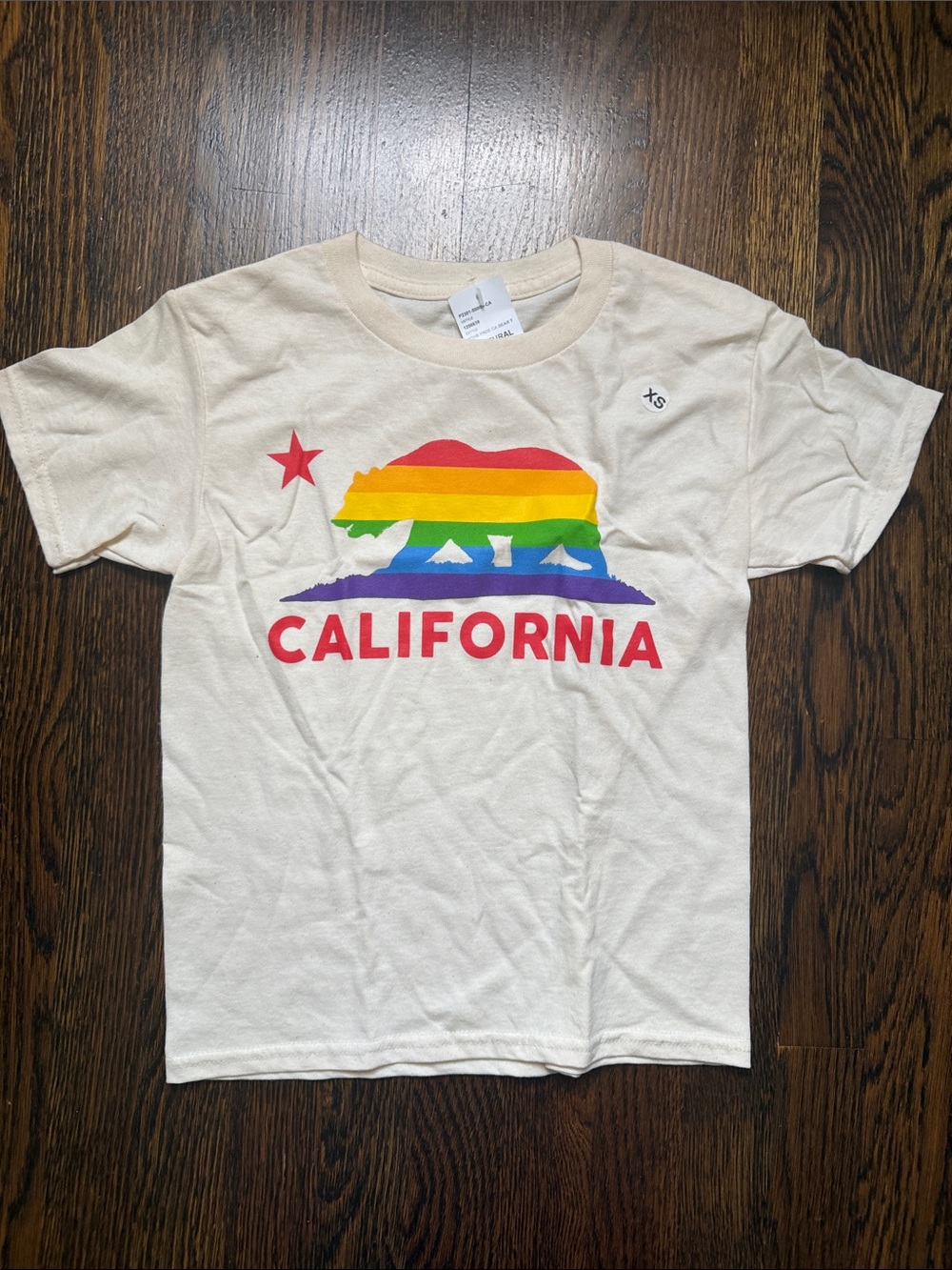 NWT Kids California Rainbow Bear Graphic Tee - Cream size XS / YL